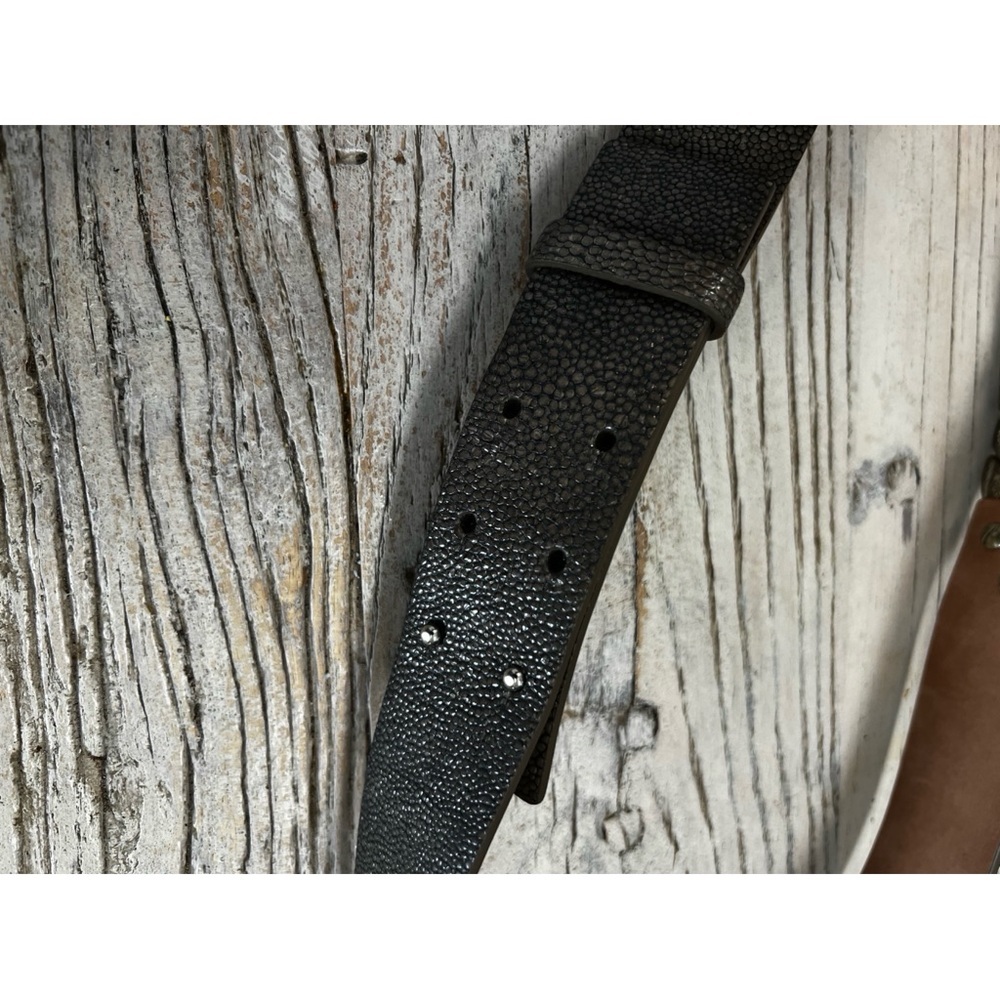 Etro Milano Stingray Metro Belt  Gray Leather Ornate Silver Buckle Size 38 inch - Picture 11 of 12